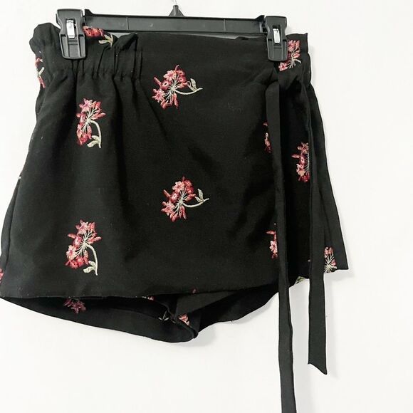 Endless Rose Skort Black Flowers Embroidered Size S - Picture 3 of 8